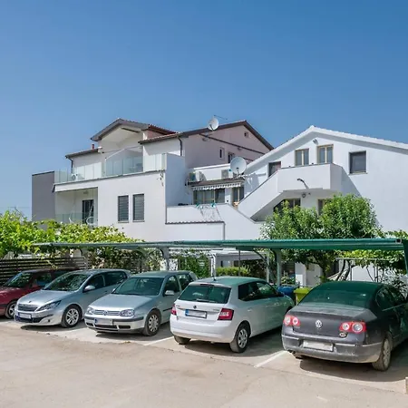 Apartments Lovric-3