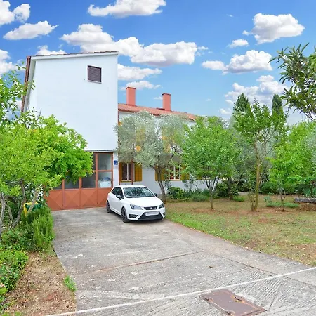 Apartments Fazana 407-3