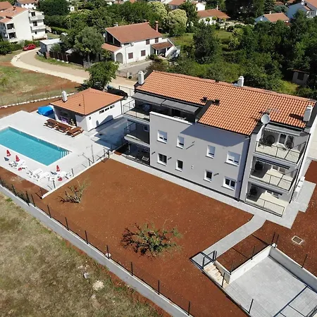 House Lucija Family Apartments For Max 6 Persons With Pool In Porec-2
