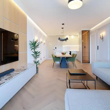 Marena - Trees To Seas Luxury Escape-3