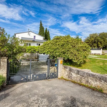Nature & Sea Holiday Home With Pool-2