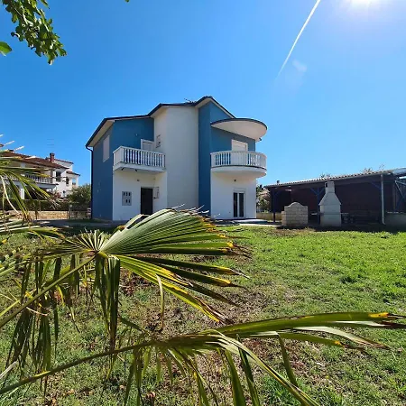 House Plavi 2130-3