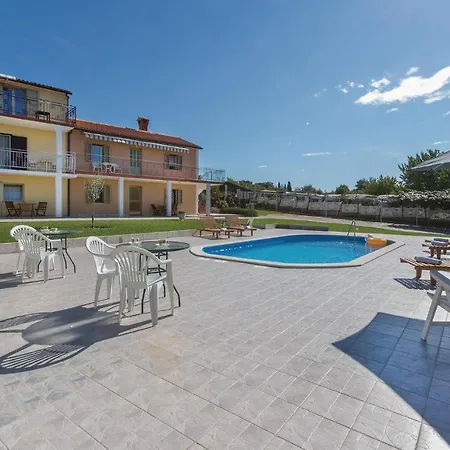 One-Bedroom Apartment In Vrsar-2