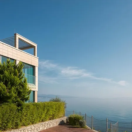 Villa Arentz - Front Sea Apartments-3