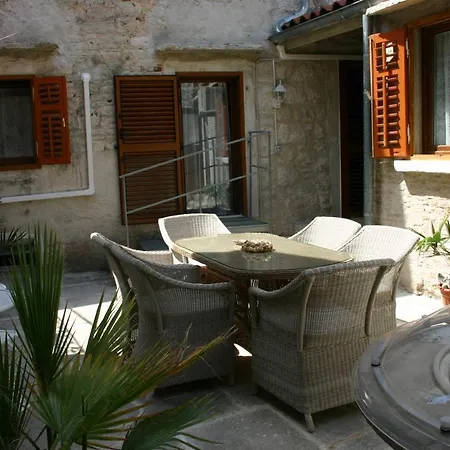 Studio Apartment La Maison De Catherine-3