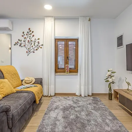 Apartment Nilda II-2