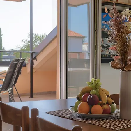 Apartments Ari And Bonnie - Cozy With Roof Terrace-3