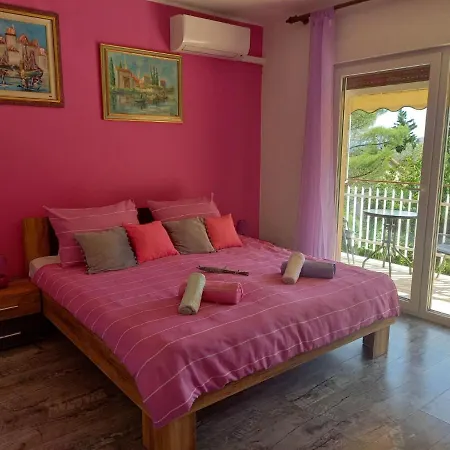 Apartments Lorinda-2