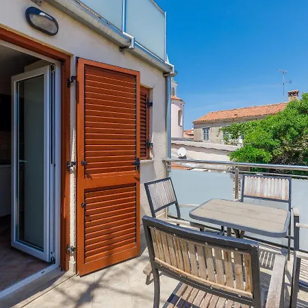 Charming Apartment With Private Terrace In Porec-3