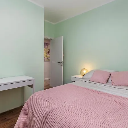Stunning Apartment In Opatija With Wifi And 2 Bedrooms-2