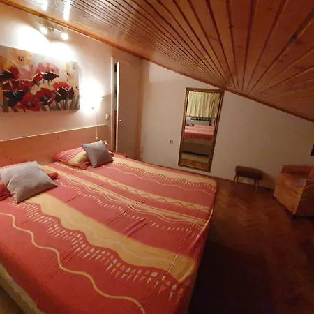 Aneli Rooms & Apartament-2