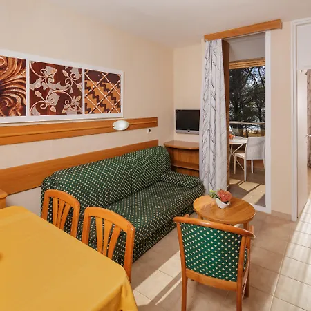 Apartments Amfora Plava Laguna-2