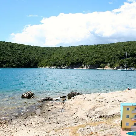Yellow House Pula-3