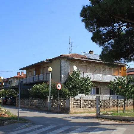 Apartments With A Parking Space Umag - 7066-2