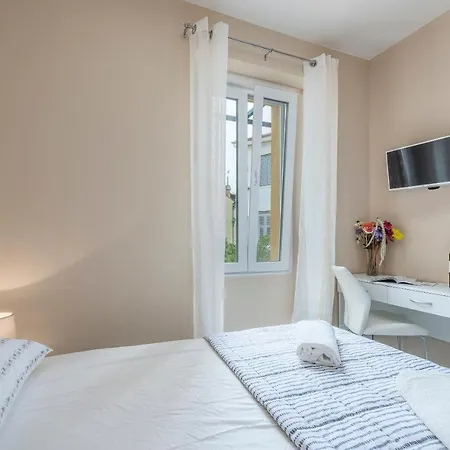 Roberto Rooms-3