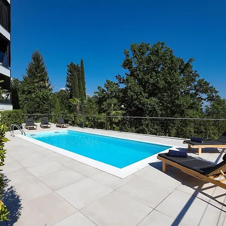 Blue Dot Apartment-3