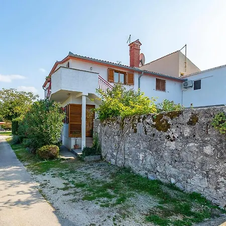 Amazing Apartment In Vrsar With Kitchen-2