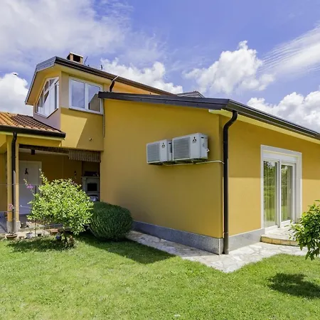 Bozica House With Apartment-3