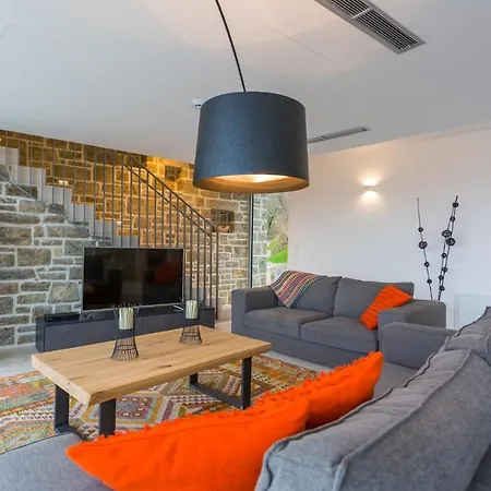 Nice Home In Buzet With Wifi, Outdoor Swimming Pool And Heated Swimming Pool-2