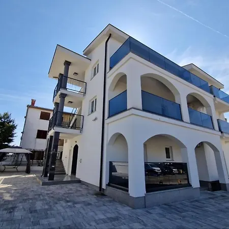 Villa Amra Apartments In Porec For Max 27 Persons-2