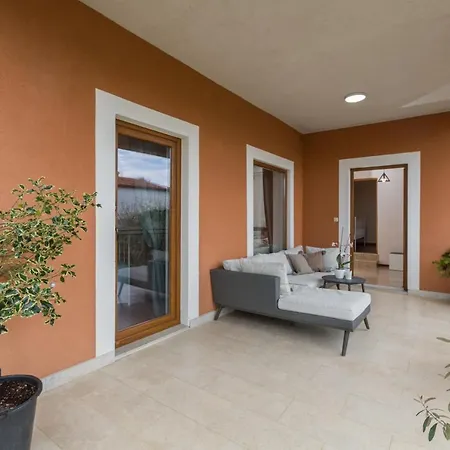 Apartments Zomzi-2