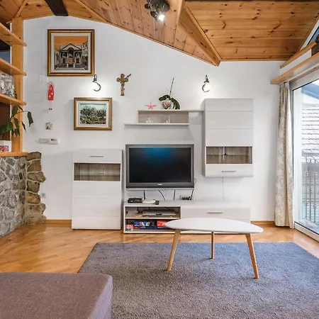 Beautiful Apartment In Opatija With Wifi-2