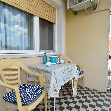 Rooms And Apartment 2252-3
