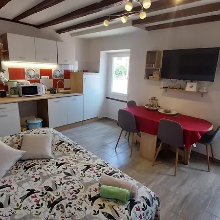 Apartment Many-3