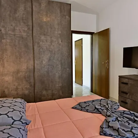 Apartments House Anna For Max 13 Persons In Porec, Pet Friendly-2