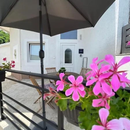 Studio Apartman "In"-3