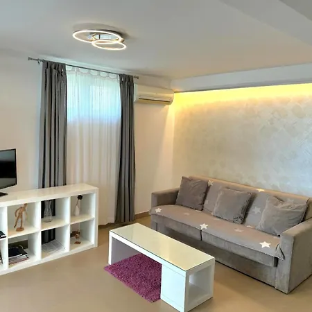 Villa Ax-3
