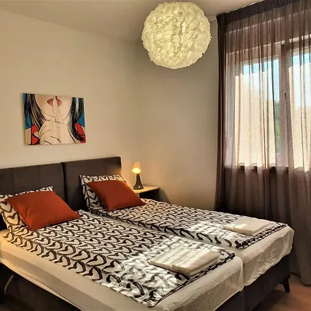 House Lucija Family Apartments For Max 6 Persons With Pool In Porec-3