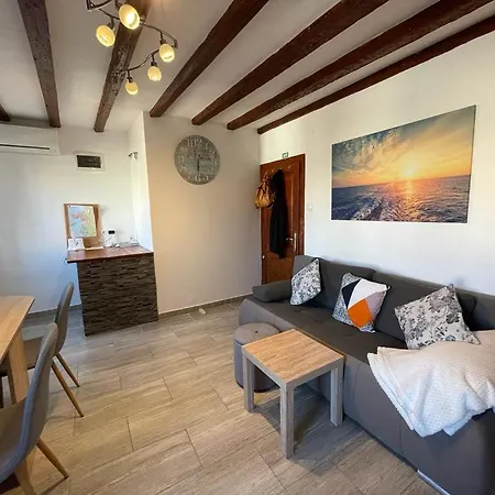 Apartment Many-2