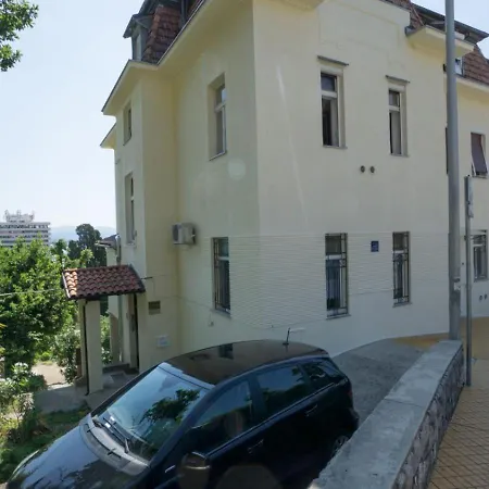 Villa Pelda Apartment, Sea View, Parking, Pet Friendly-3