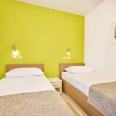 Apartments Galijot Plava Laguna-2