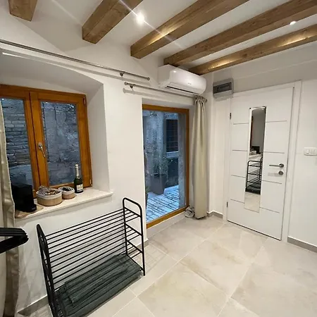Vintage Apartment Rovinj Old Town-2