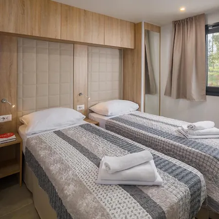 Premium Camping Homes Santa Marina, Lanterna-3