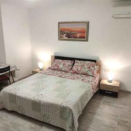Mihaela Apartments-3