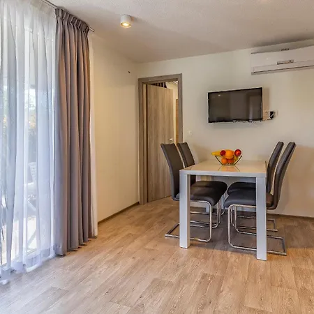 Mobile Home Rojnic-2