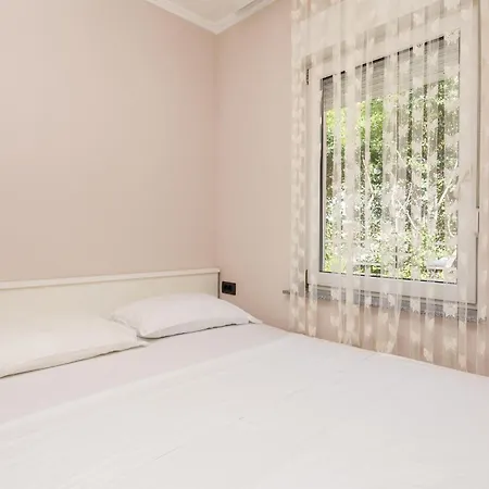 2 Bedroom Pet Friendly Apartment In Opatija-3