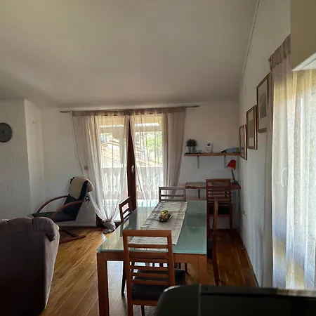 Apartment Peloza 1-2