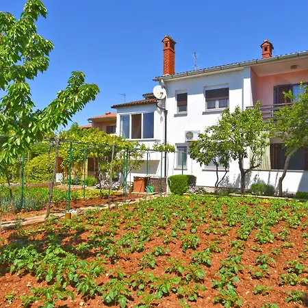 Apartments Nevina 1230-2