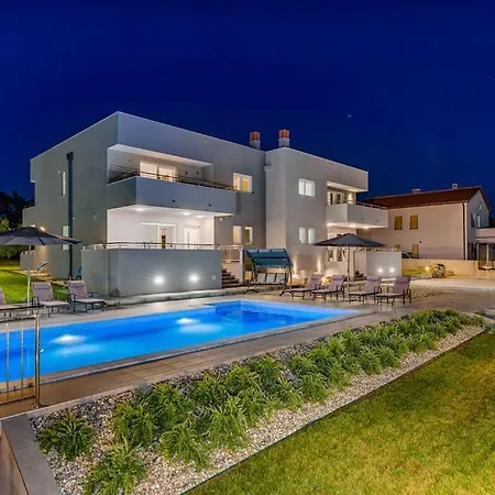 Villa D-2