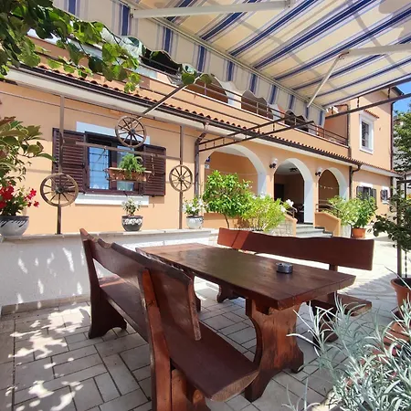 M&R Apartmani Rovinj-3