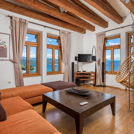Paradise View Deluxe Apartment-2