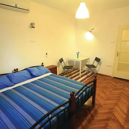 1 Bedroom Gorgeous Apartment In Pula-2