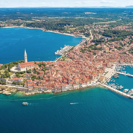 2 Bedroom Beautiful Apartment In Rovinj-3