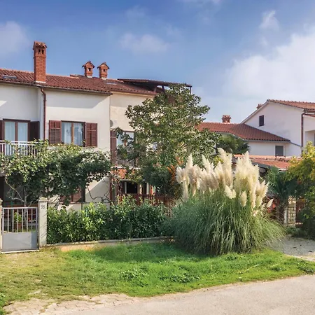 One-Bedroom Apartment In Fazana-2