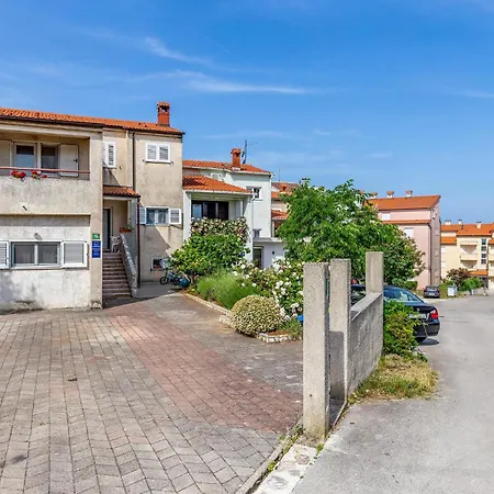 Gorgeous Apartment In Pula With Wifi-3