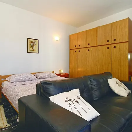 Apartment Vcemina VI-3
